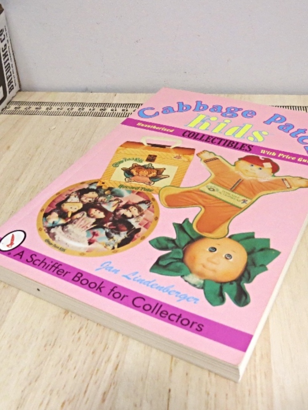 Book for Collectors: Cabbage Patch Kids(r) Collectibles (Paperback)